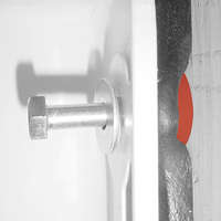 Anbringung an weißer Wanne mit Befestigungssystem Dichtfix