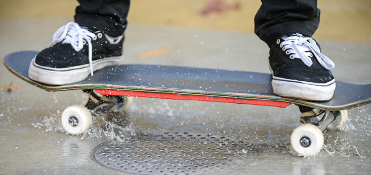 Der Punktablauf aus Edelstahl bietet eine sehr gute Überrollbarkeit für Skate-, Bike- und Rollsportflächen.