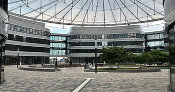 Passgenaue Entwässerung für architektonische Imposanz