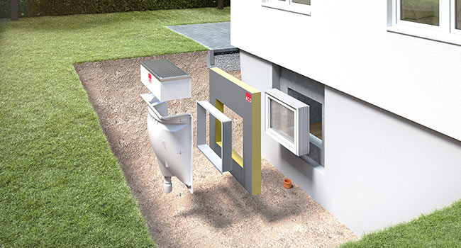 Aufbau eines Kellerschutzsystem aus Rückstausicherung, Lichtschacht, Montagedämmplatte und Kellerfenster im Erdreich.