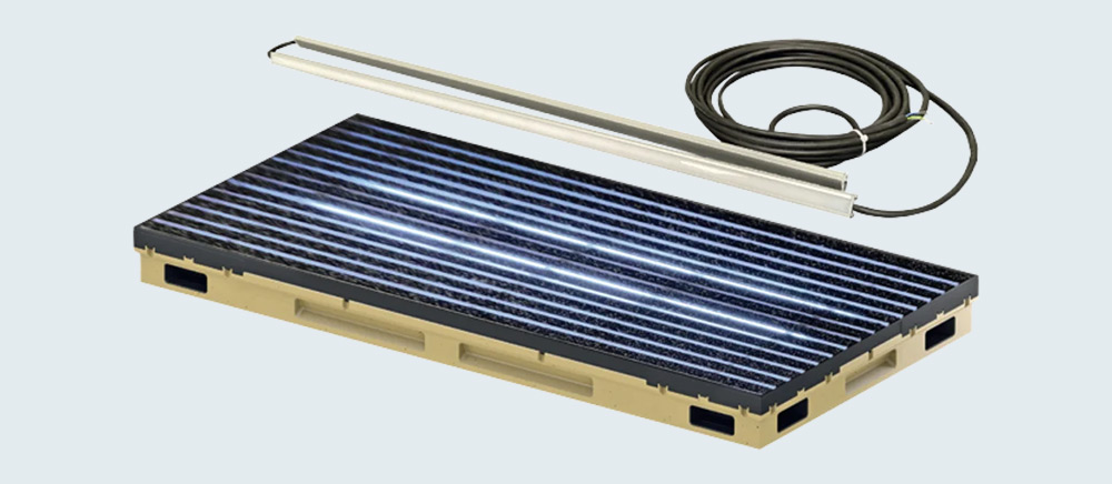 Ein freistehendes Produktbild von einer Lichtleiste für Schuhabstreifer.