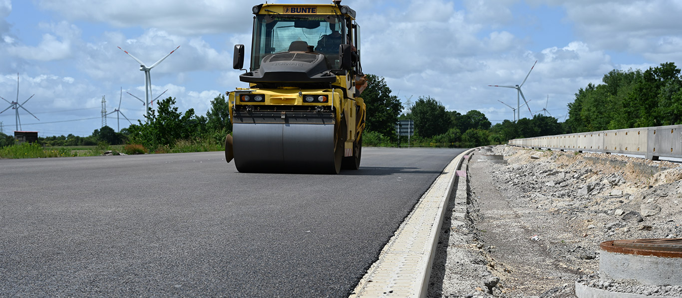 Einbau des Entwässerungssystems ACO DRAIN® Monoblock RD 200 auf der Autobahn A 23 zwischen Heide-Süd und Heide-West