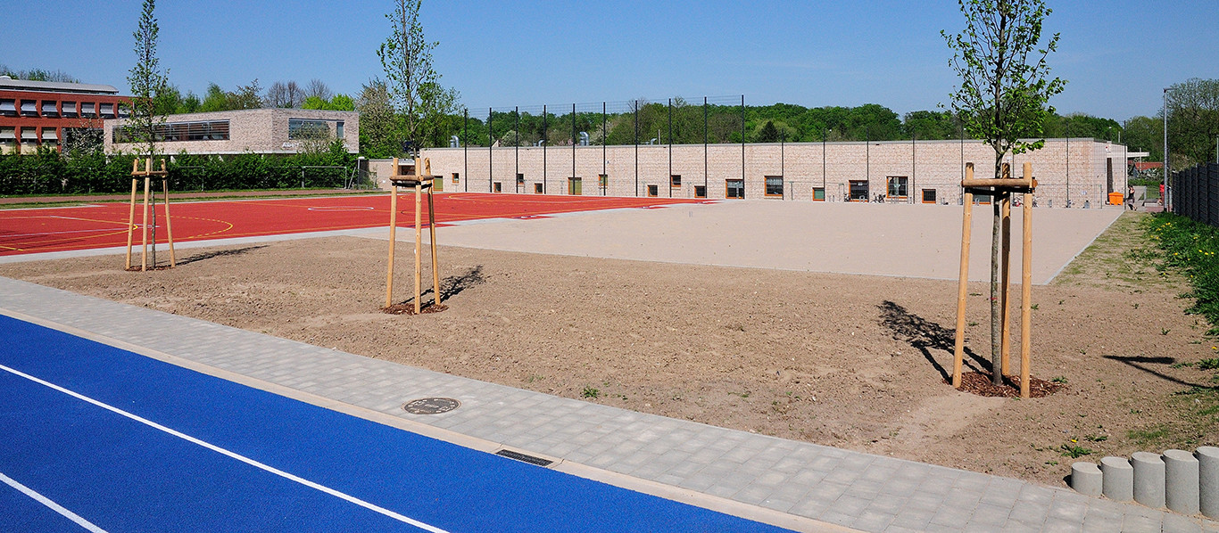 Sportpark Raisdorf - auf dem Gelände der Albert-Schweitzer-Schule, Schwentinental ist ein ökologisch und ökonomisches Konzept zur Regenwasserbewirtschaftung entstanden