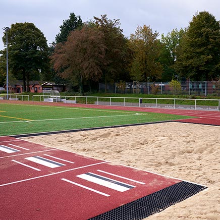 Die Sprunggruben im Stadion.