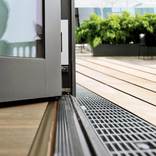 Schnittstelle-fassade-freiflache