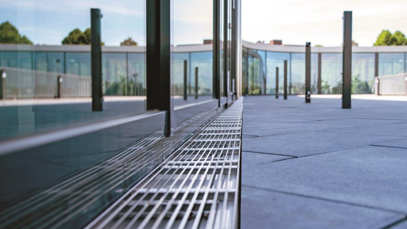 ACO Profiline 2 0 Kreuzfahrtterminal Kiel Fassadenrinne