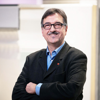 <p><strong>Matthias Möckl, Dipl.-Ing. (FH)</strong><br>Referent ACO Academy & Moderation</p><p>mit seinem Vortrag:</p><p><strong>„Schwammstadt - praktisch umgesetzt”</strong></p>