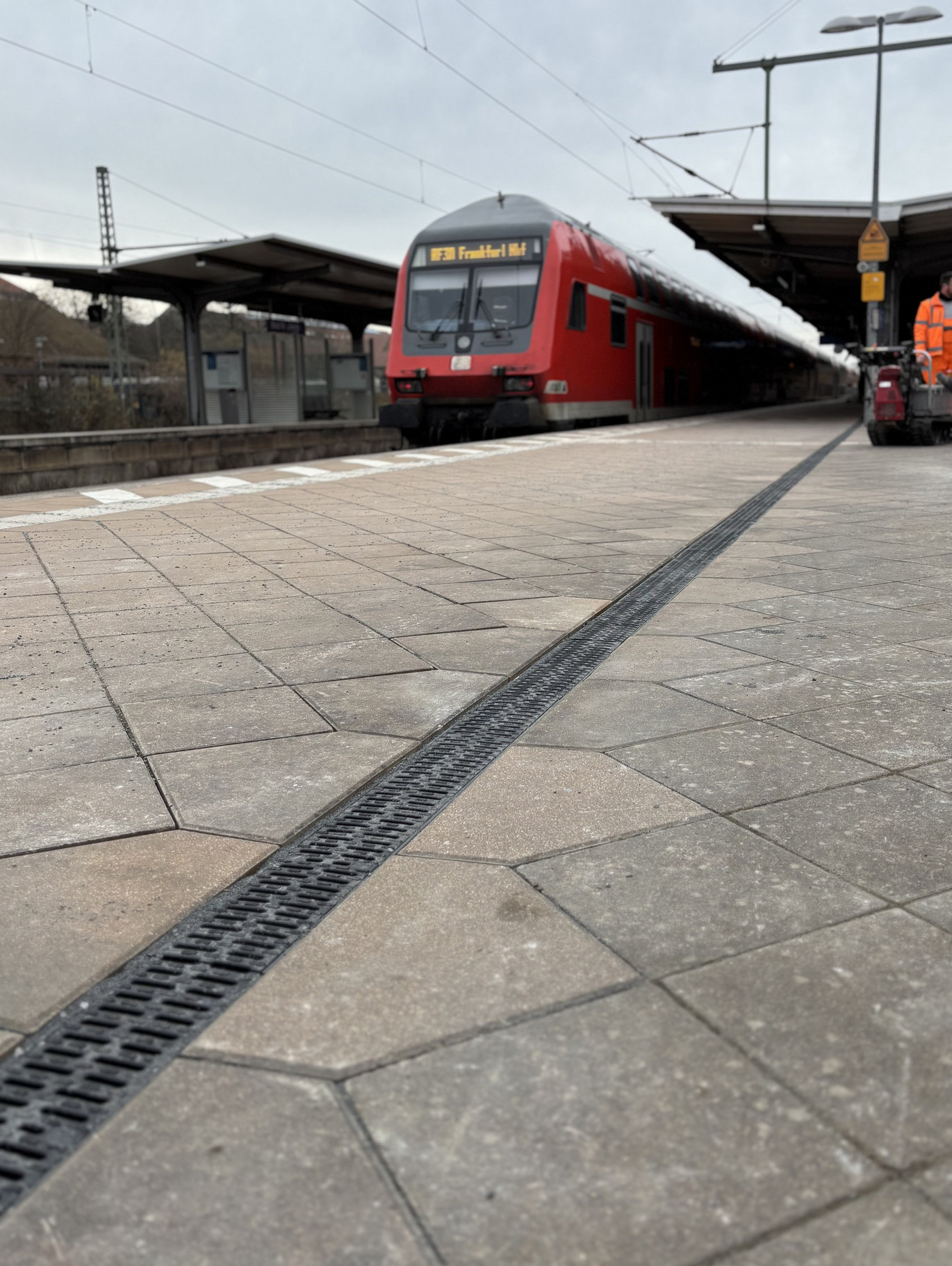 Die ACO Multiline NX passt sich optisch ansprechend der Oberflächengestaltung an.