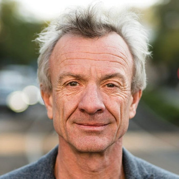 <p><strong>Andreas Hofer</strong><br>Architekt, Intendant der IBA 2027<br>Stadtregion Stuttgart GmbH</p><p>mit seinem Vortrag:</p><p><strong>„Die Stadt als Zukunftslandschaft“</strong></p>