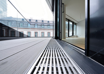 Foto-profiline-holzterrassenrinne-ACO 721x517 Teaser