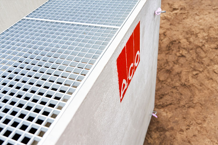 Betonlichtschacht-baustelle-rost-aco-hochbau