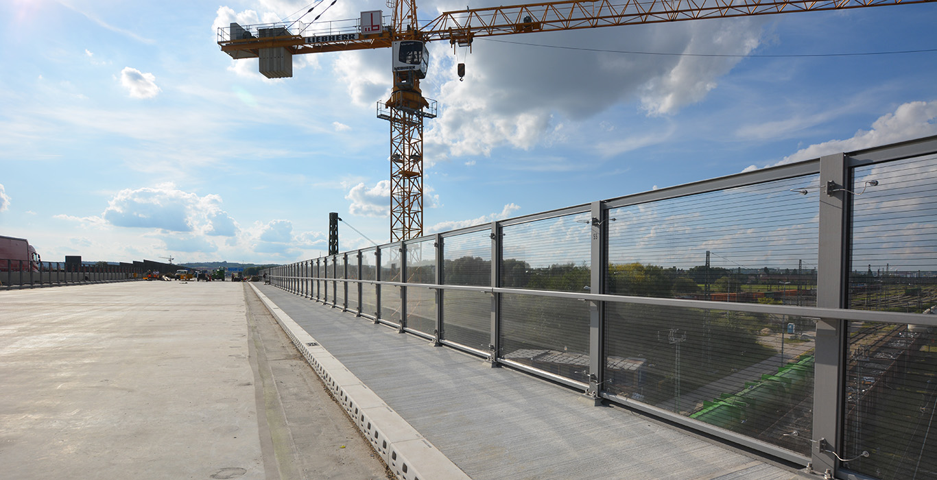 Referenz-a3-burgweinting-brueckenneubau-brueckenentwaesserung-kerbdrain-bridge-hohlbordrinne-ACO-tiefbau